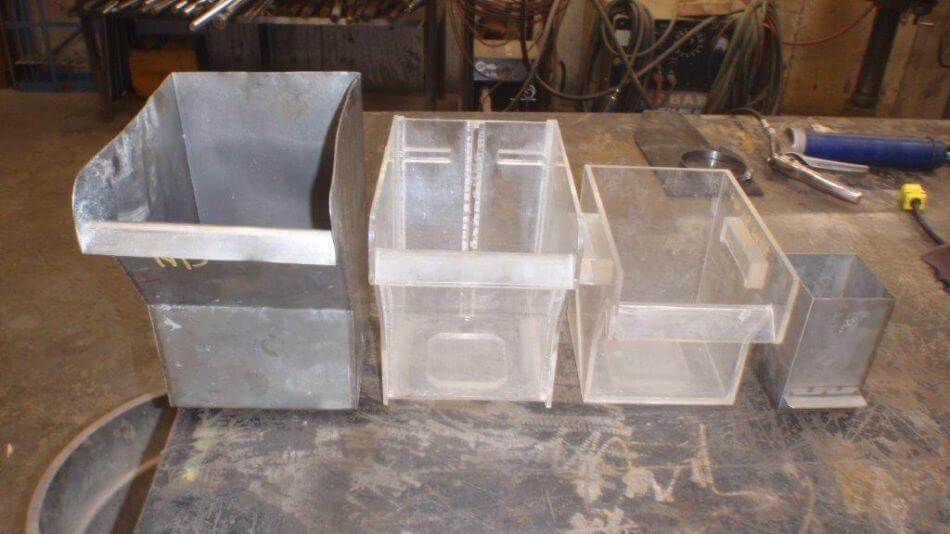 2 flotation tanks in plastic and 2 steel