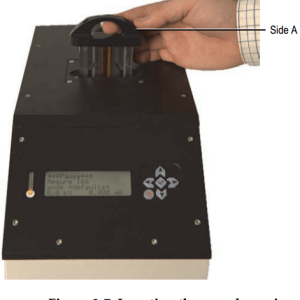 XRD-Analyser-Inserting-the-Sample-Carrier